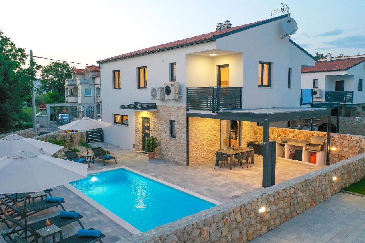 Villa Kaoru Brand New Villa With A Heated Swimming Pool Malinska Kültér fotó