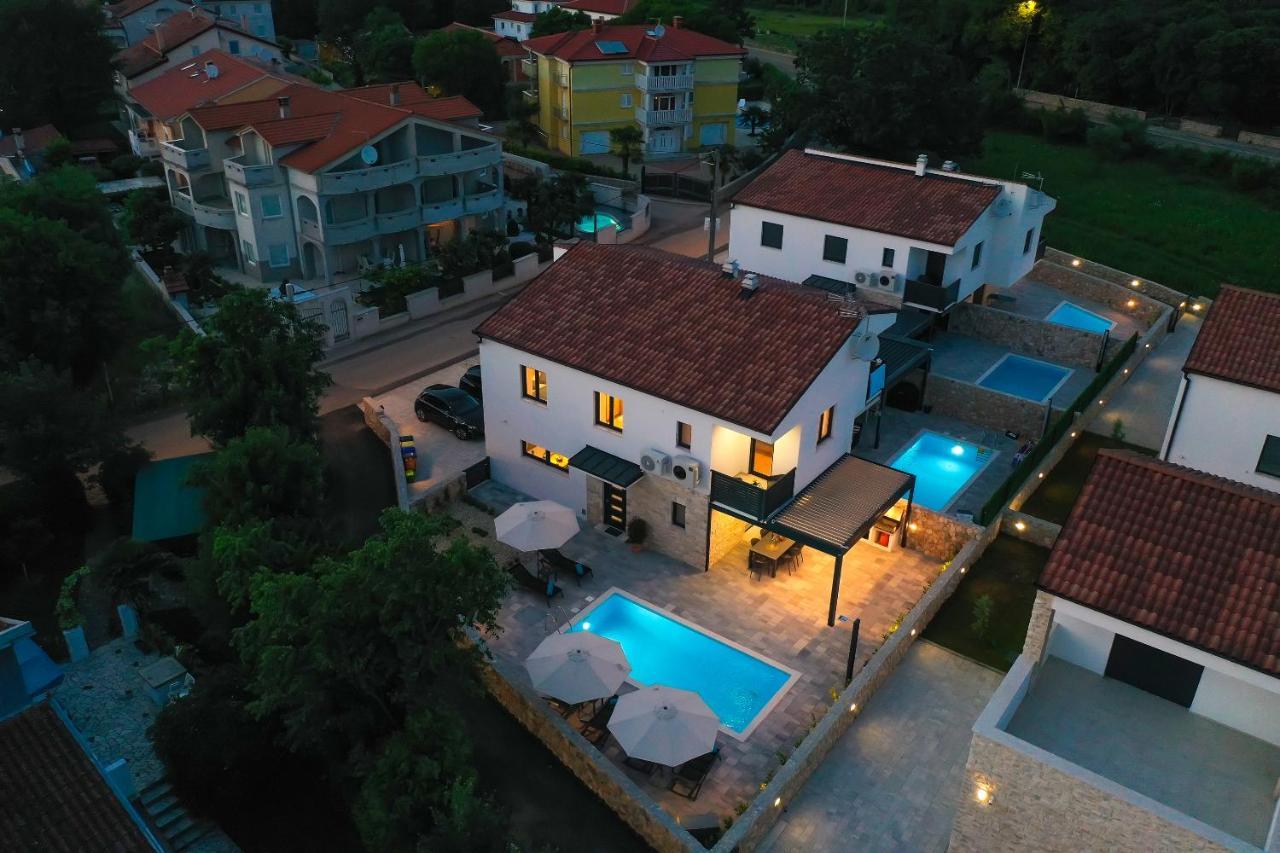 Villa Kaoru Brand New Villa With A Heated Swimming Pool Malinska Kültér fotó