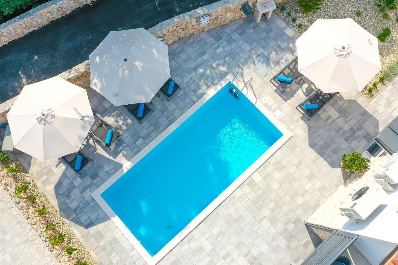 Villa Kaoru Brand New Villa With A Heated Swimming Pool Malinska Kültér fotó