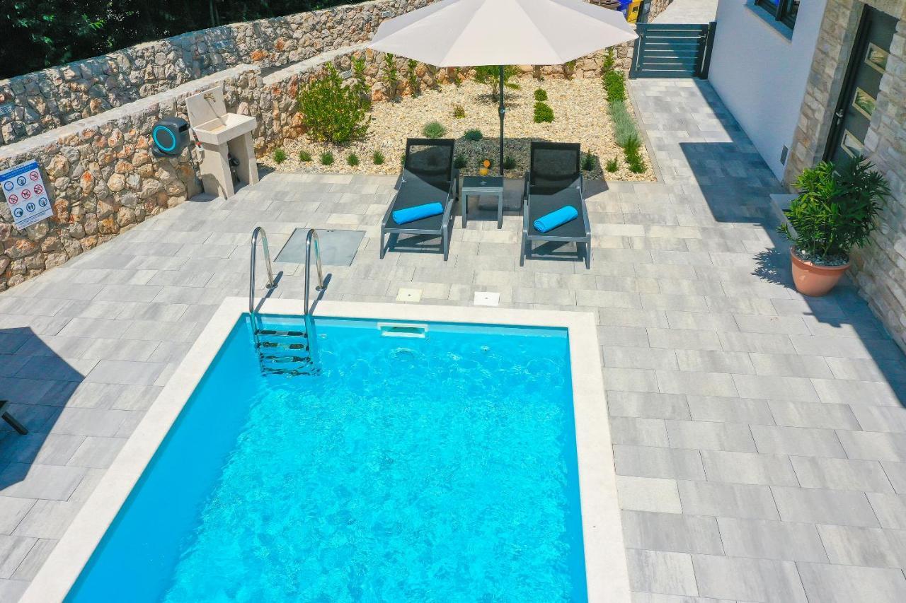 Villa Kaoru Brand New Villa With A Heated Swimming Pool Malinska Kültér fotó