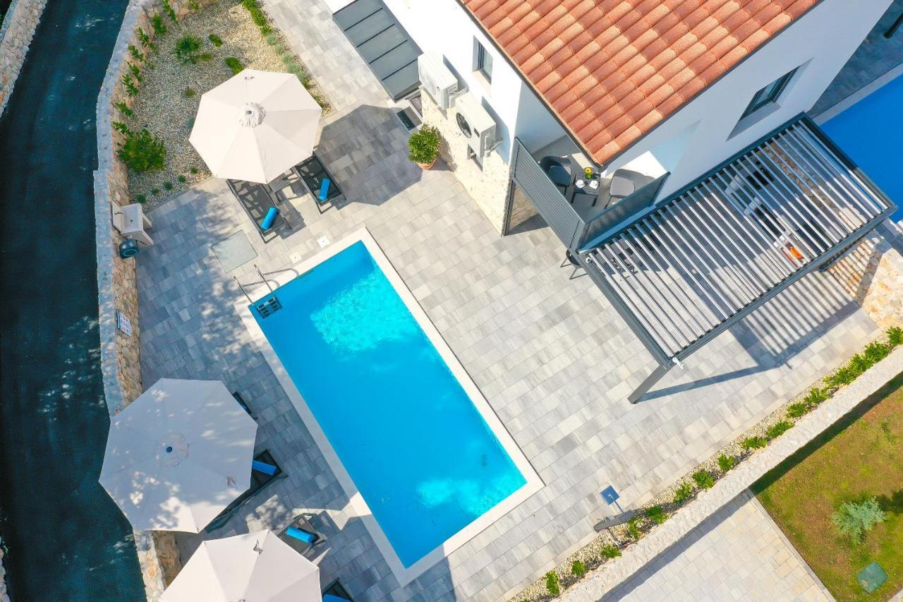 Villa Kaoru Brand New Villa With A Heated Swimming Pool Malinska Kültér fotó