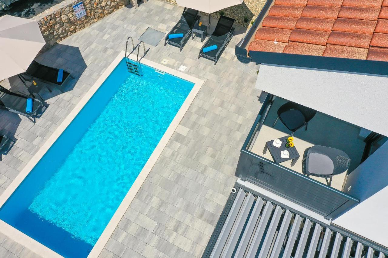 Villa Kaoru Brand New Villa With A Heated Swimming Pool Malinska Kültér fotó