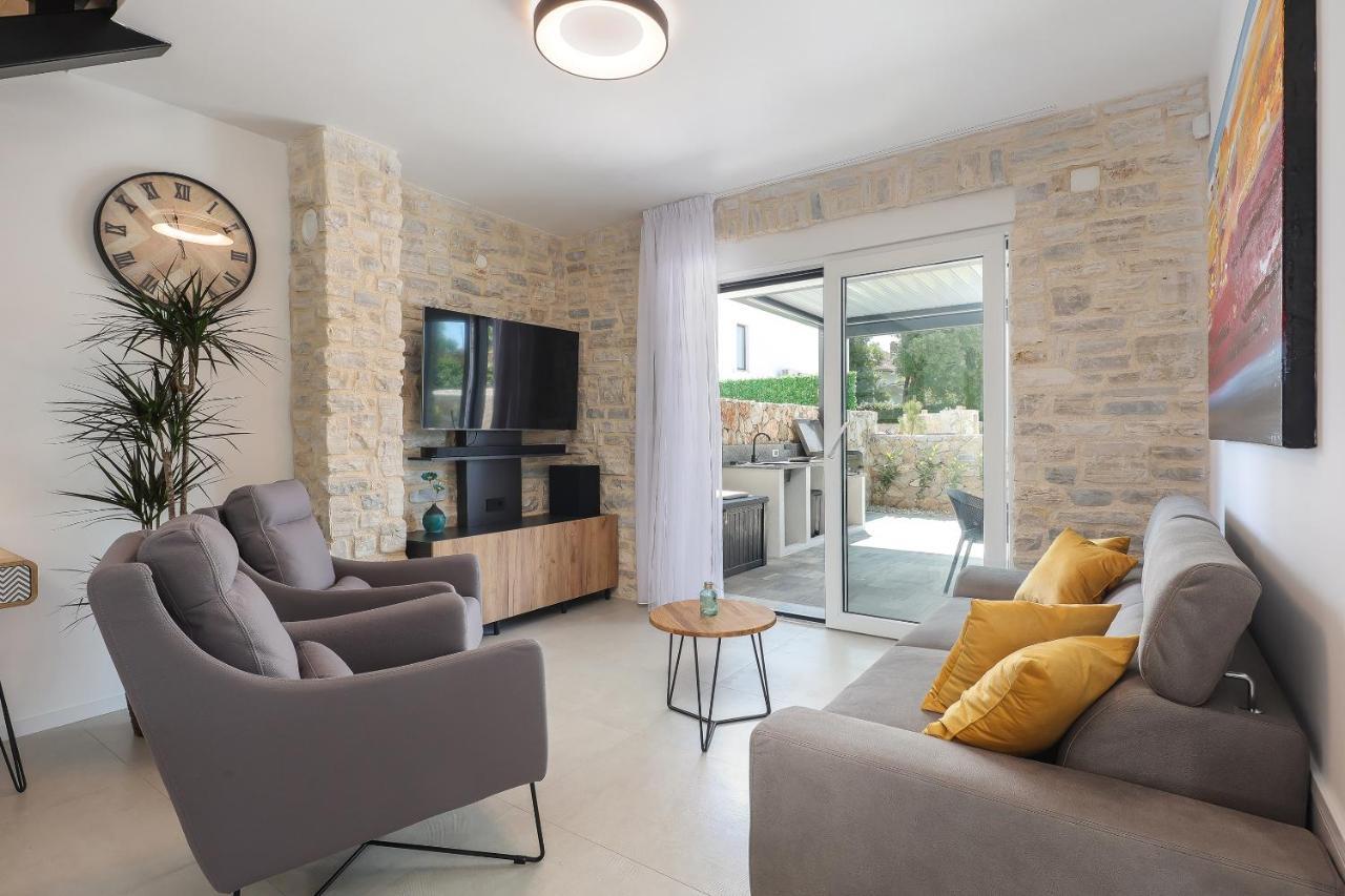 Villa Kaoru Brand New Villa With A Heated Swimming Pool Malinska Kültér fotó