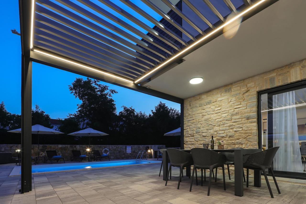 Villa Kaoru Brand New Villa With A Heated Swimming Pool Malinska Kültér fotó