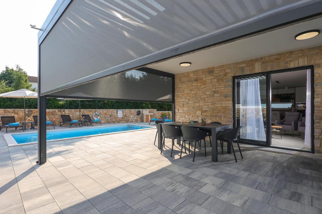 Villa Kaoru Brand New Villa With A Heated Swimming Pool Malinska Kültér fotó